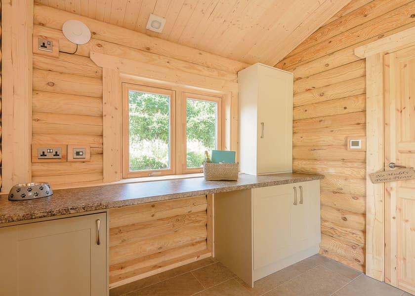 The Paw Pad - Kitty’s View Country Lodges, Broxton, Nr Chester