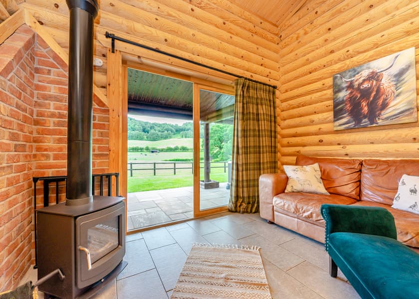 Two Hoots - Kitty’s View Country Lodges, Broxton, Nr Chester