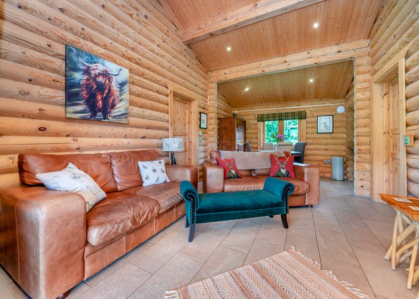 Two Hoots - Kitty’s View Country Lodges, Broxton, Nr Chester