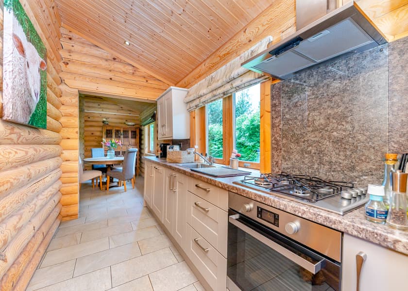 Two Hoots - Kitty’s View Country Lodges, Broxton, Nr Chester