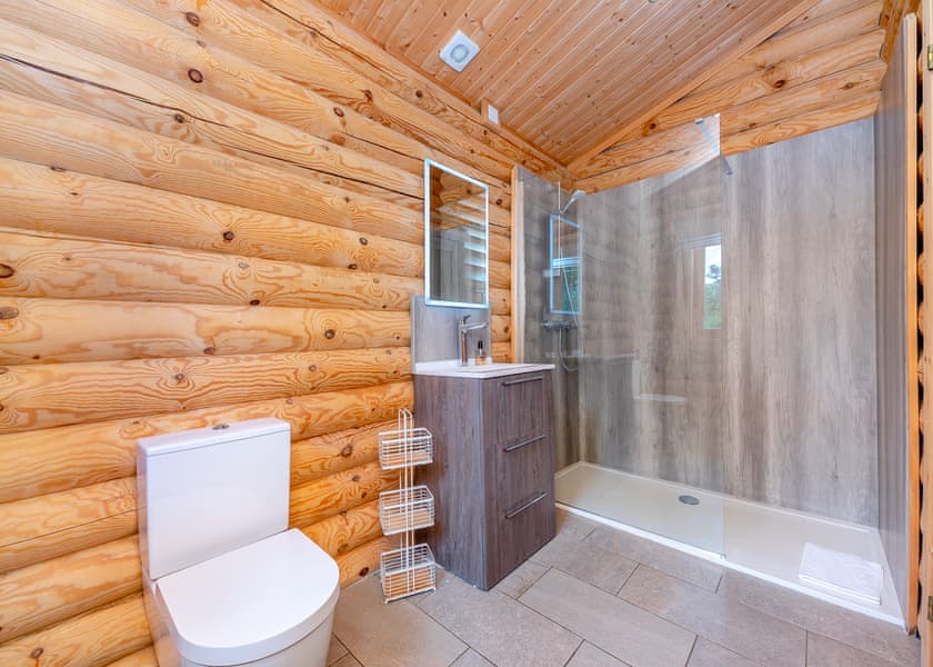 Two Hoots - Kitty’s View Country Lodges, Broxton, Nr Chester