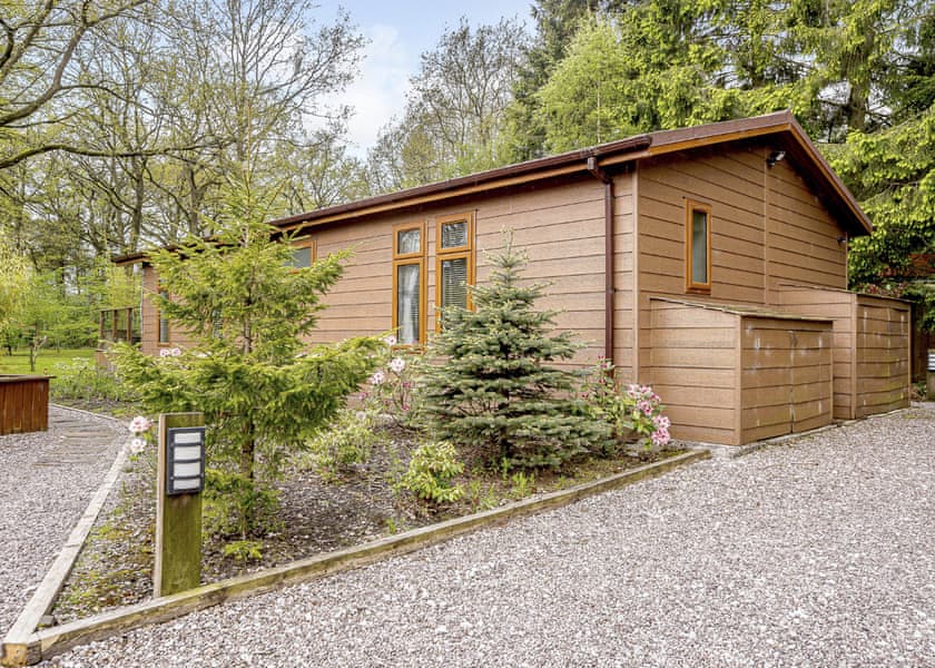 Sparrows Nest - Ladera Retreat Lodges, Eaton, Congleton