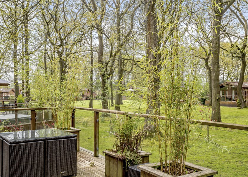 Sparrows Nest - Ladera Retreat Lodges, Eaton, Congleton