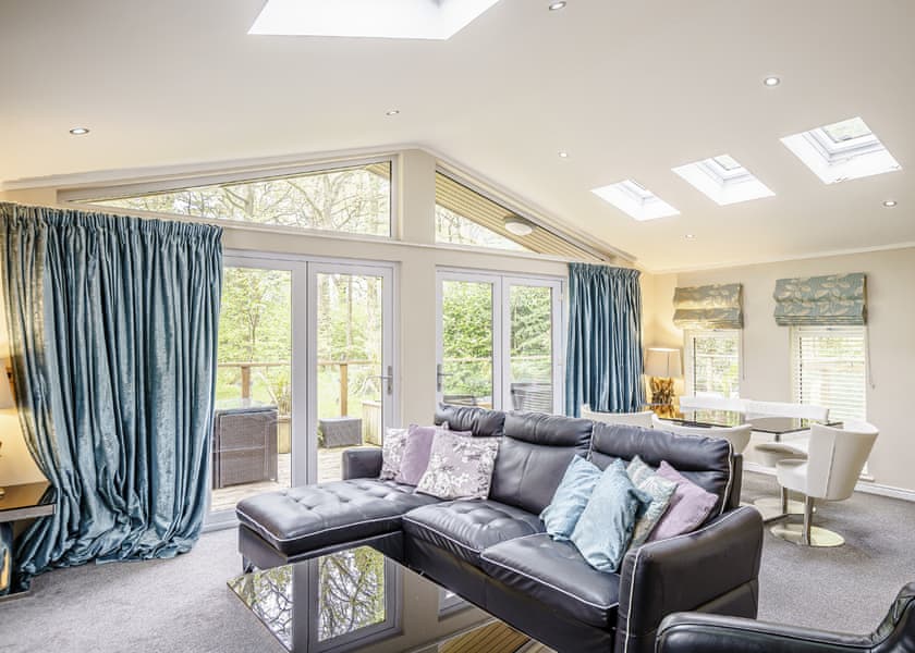 Sparrows Nest - Ladera Retreat Lodges, Eaton, Congleton