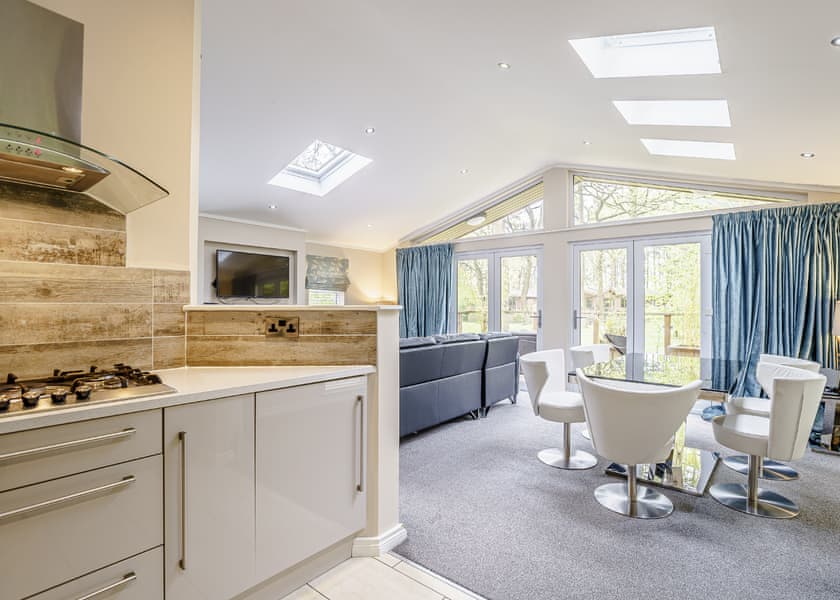 Sparrows Nest - Ladera Retreat Lodges, Eaton, Congleton