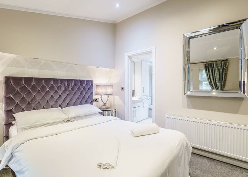 Sparrows Nest - Ladera Retreat Lodges, Eaton, Congleton