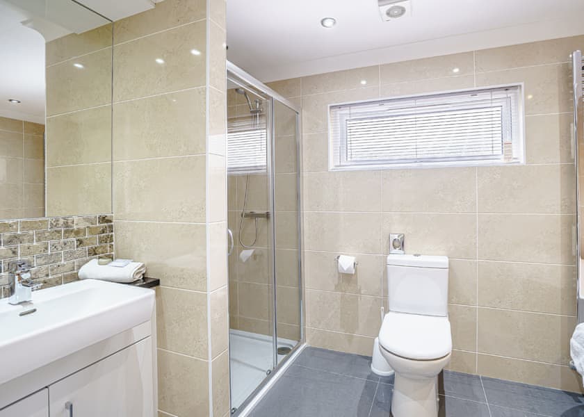 Sparrows Nest - Ladera Retreat Lodges, Eaton, Congleton