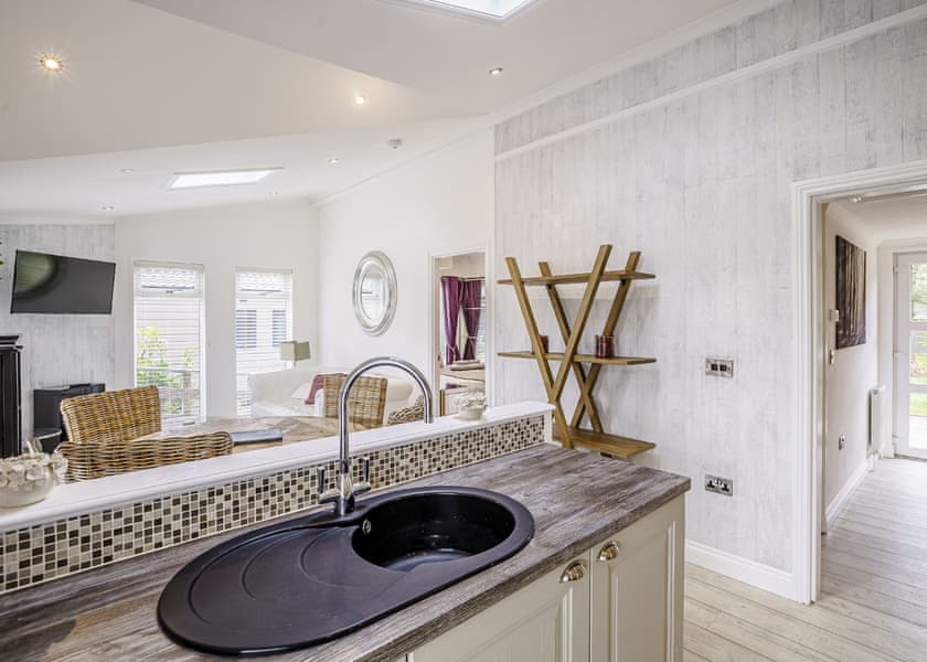 Aspen Views - Ladera Retreat Lodges, Eaton, Congleton