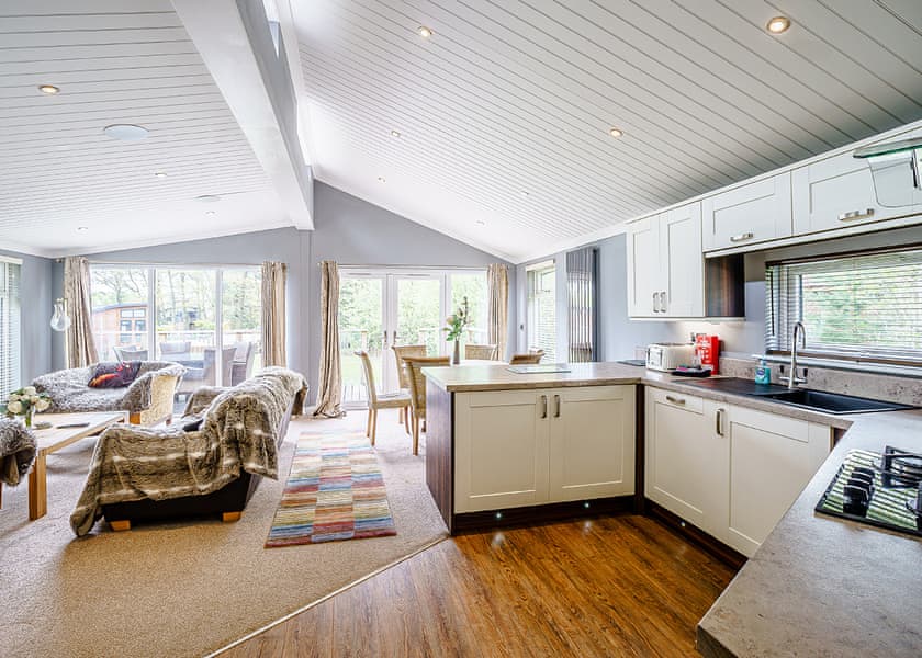 Ladera Luxury Lodge 3 - Ladera Retreat Lodges, Eaton, Congleton