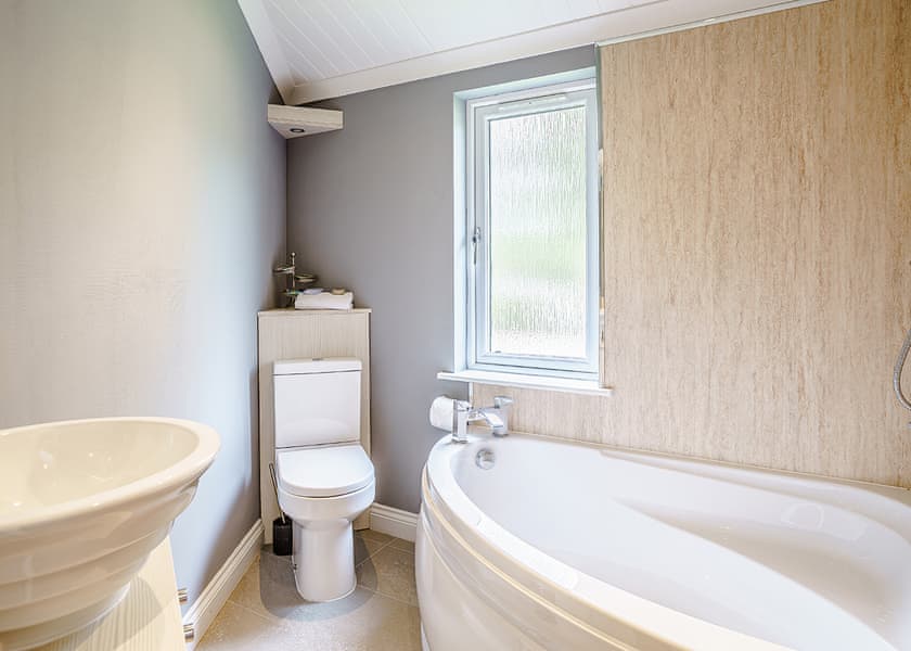 Ladera Luxury Lodge 3 - Ladera Retreat Lodges, Eaton, Congleton