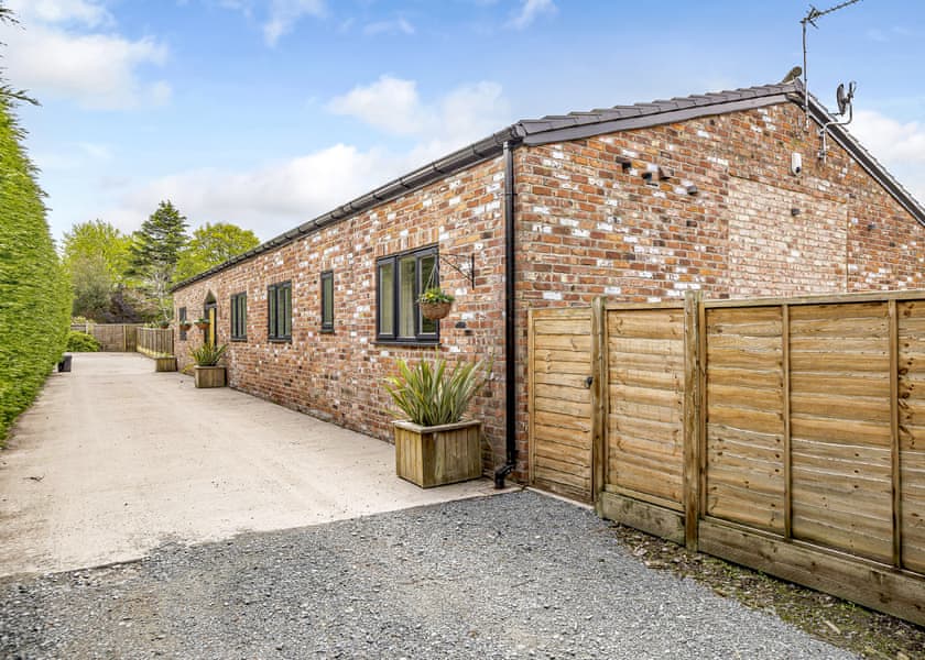 The Stables Retreat - Ladera Retreat Lodges, Eaton, Congleton