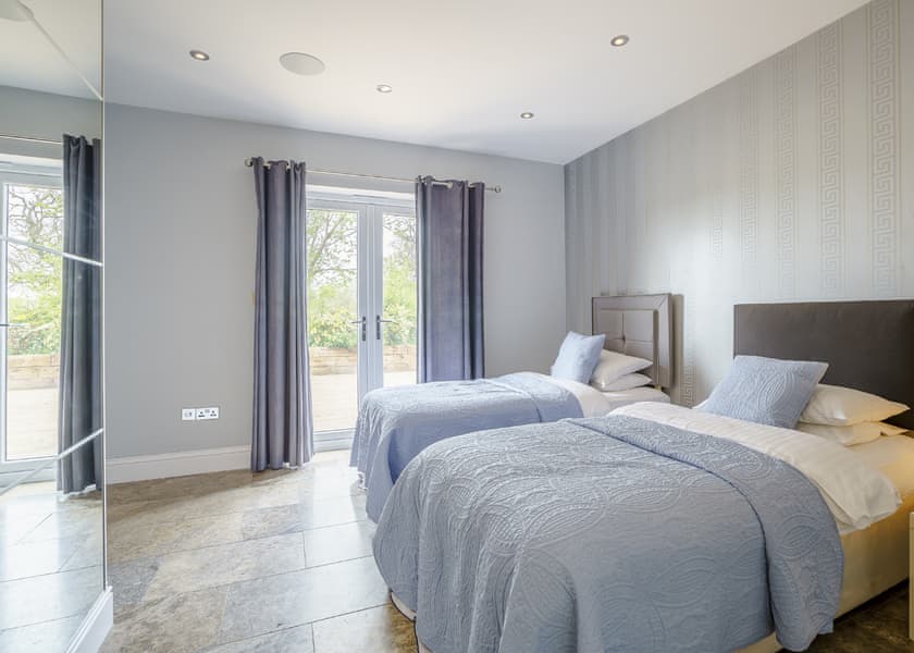 The Stables Retreat - Ladera Retreat Lodges, Eaton, Congleton