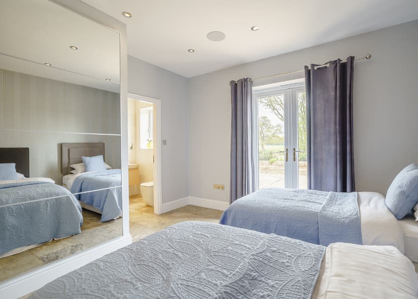 The Stables Retreat - Ladera Retreat Lodges, Eaton, Congleton