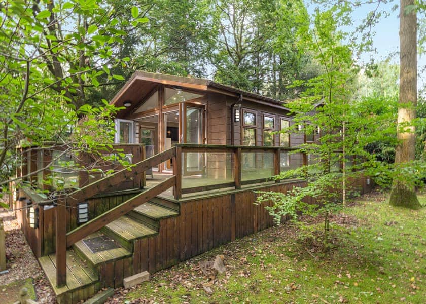Luxury Lodge 1 - Ladera Retreat Lodges, Eaton, Congleton
