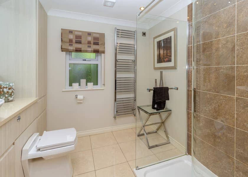 Luxury Lodge 1 - Ladera Retreat Lodges, Eaton, Congleton