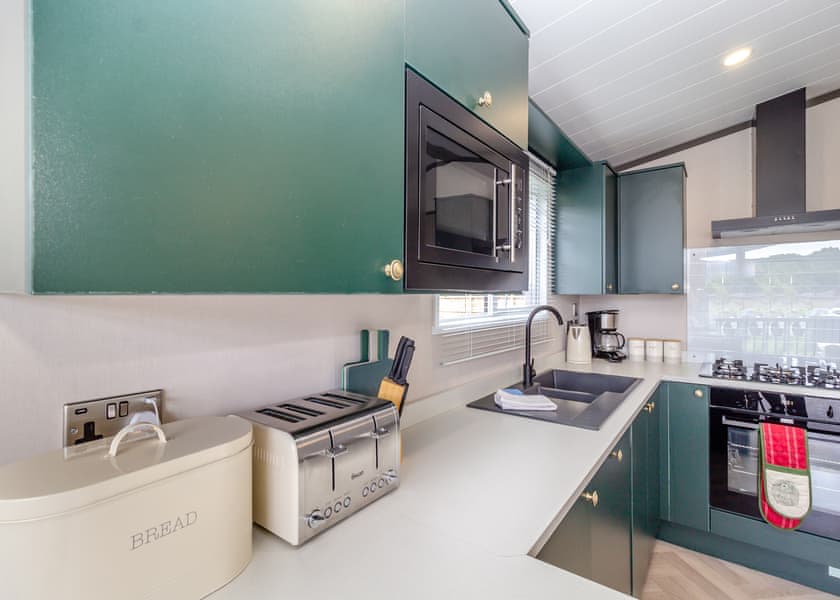 The Lakeland - Ladera Retreat Lodges, Eaton, Congleton