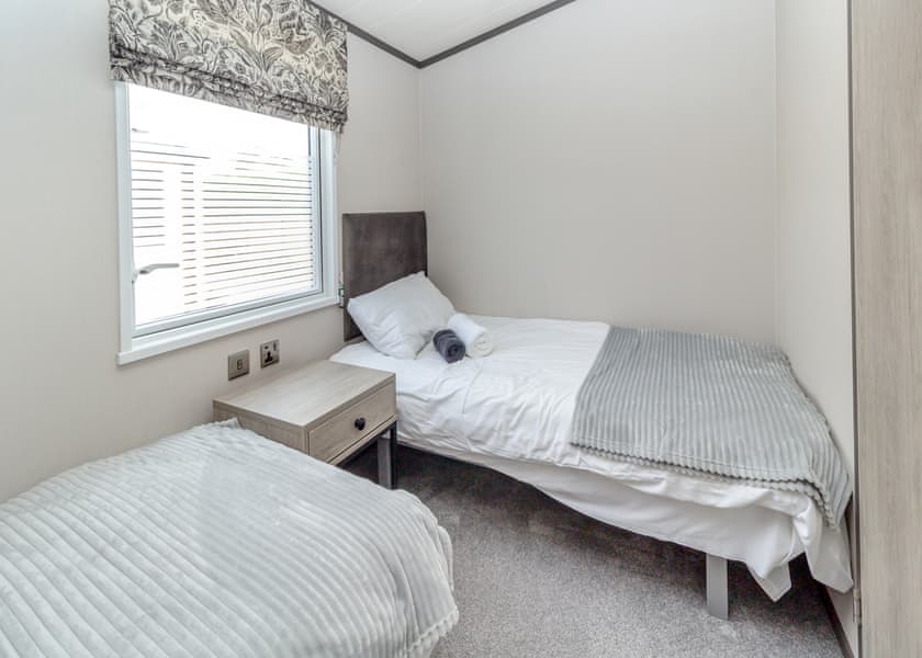 The Lakeland - Ladera Retreat Lodges, Eaton, Congleton