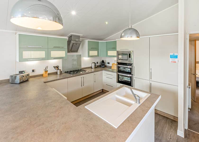 Hornbeam Lodge - Lady’s Mile Holiday Park, Dawlish
