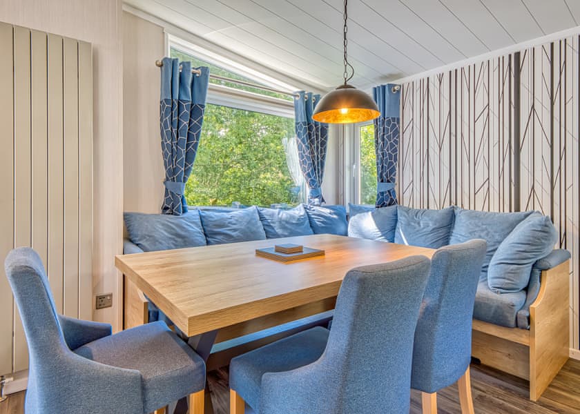 Luxury 2 bed Hot Tub Lodge (Pet) - Loch Awe Holiday Park, Bridge of Awe, Taynuilt, Argyll