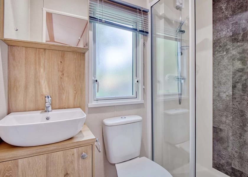 Gold Caravan 2 (Pet) - Loch Awe Holiday Park, Bridge of Awe, Taynuilt, Argyll