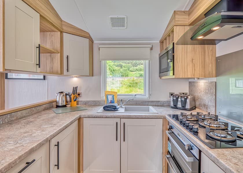 Gold Caravan 3 (Pet) - Loch Awe Holiday Park, Bridge of Awe, Taynuilt, Argyll