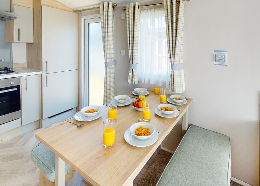 Gold  3 Caravan (Pet) - Chichester Lakeside Holiday Park, Chichester