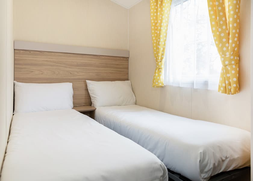 Gold  3 Caravan (Pet) - Chichester Lakeside Holiday Park, Chichester
