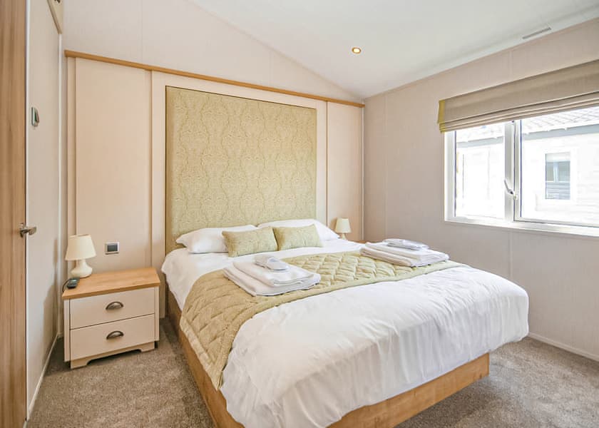 Platinum 2 Lodge - Chichester Lakeside Holiday Park, Chichester