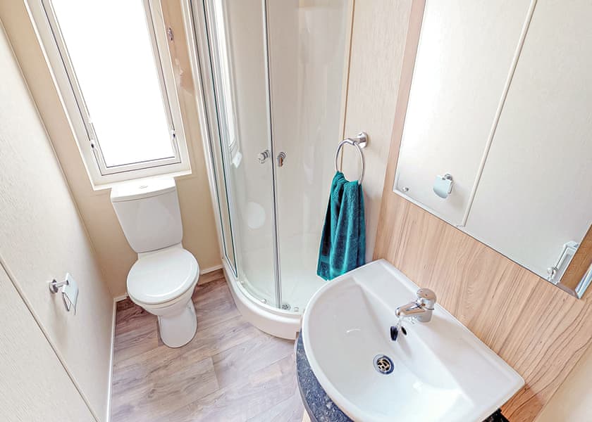 Platinum 3 Lodge - Chichester Lakeside Holiday Park, Chichester