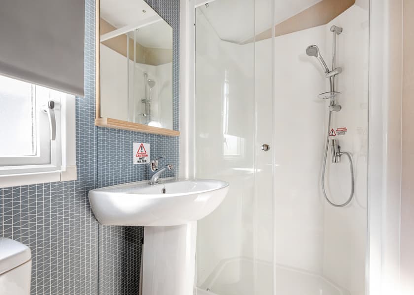 Gold  3 Caravan with Decking (Pet) - Chichester Lakeside Holiday Park, Chichester