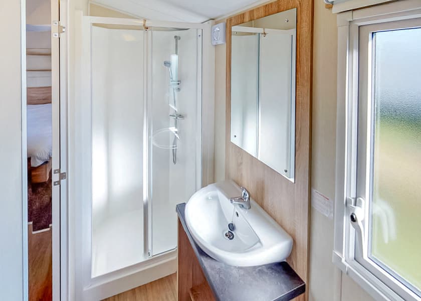 Gold  2 Caravan (Adapted)(Pet) - Chichester Lakeside Holiday Park, Chichester