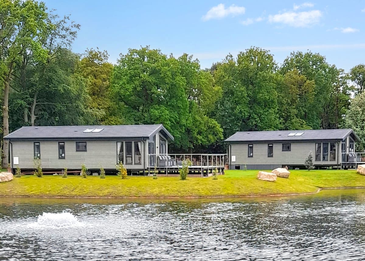 Lakeside Luxury Lodges - Holiday lodge in Central England - Image 4