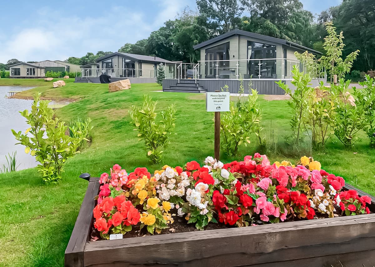 Lakeside Luxury Lodges - Holiday lodge in Central England - Image 2
