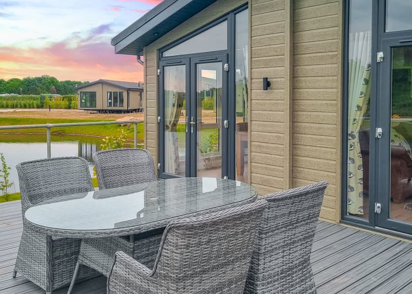 Rabbit Lodge - Lakeside Luxury Lodges, Thorney, Nr Lincoln