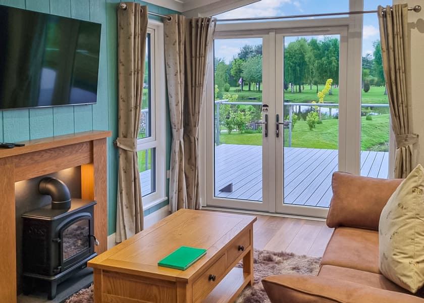 Rabbit Lodge - Lakeside Luxury Lodges, Thorney, Nr Lincoln