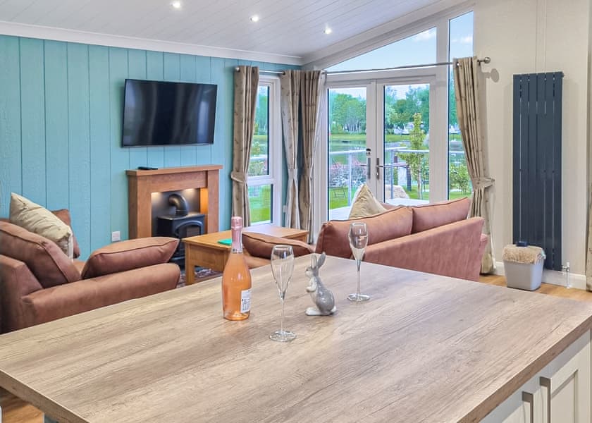 Rabbit Lodge - Lakeside Luxury Lodges, Thorney, Nr Lincoln
