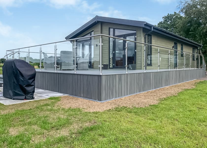 Hedgehog Lodge - Lakeside Luxury Lodges, Thorney, Nr Lincoln