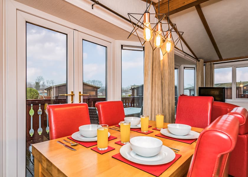 Lakeside 22 - South Lakeland Leisure Village, Carnforth