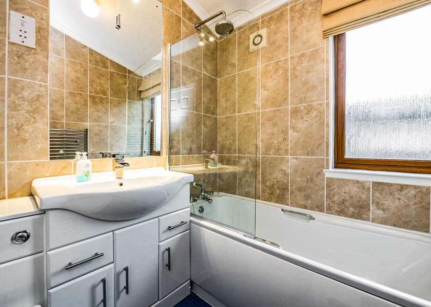 Lakeside 32 - South Lakeland Leisure Village, Carnforth