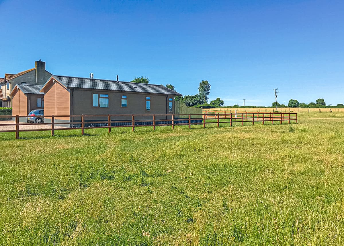 Larkrise Farm Lodges - Holiday lodge in South West England - Image 1