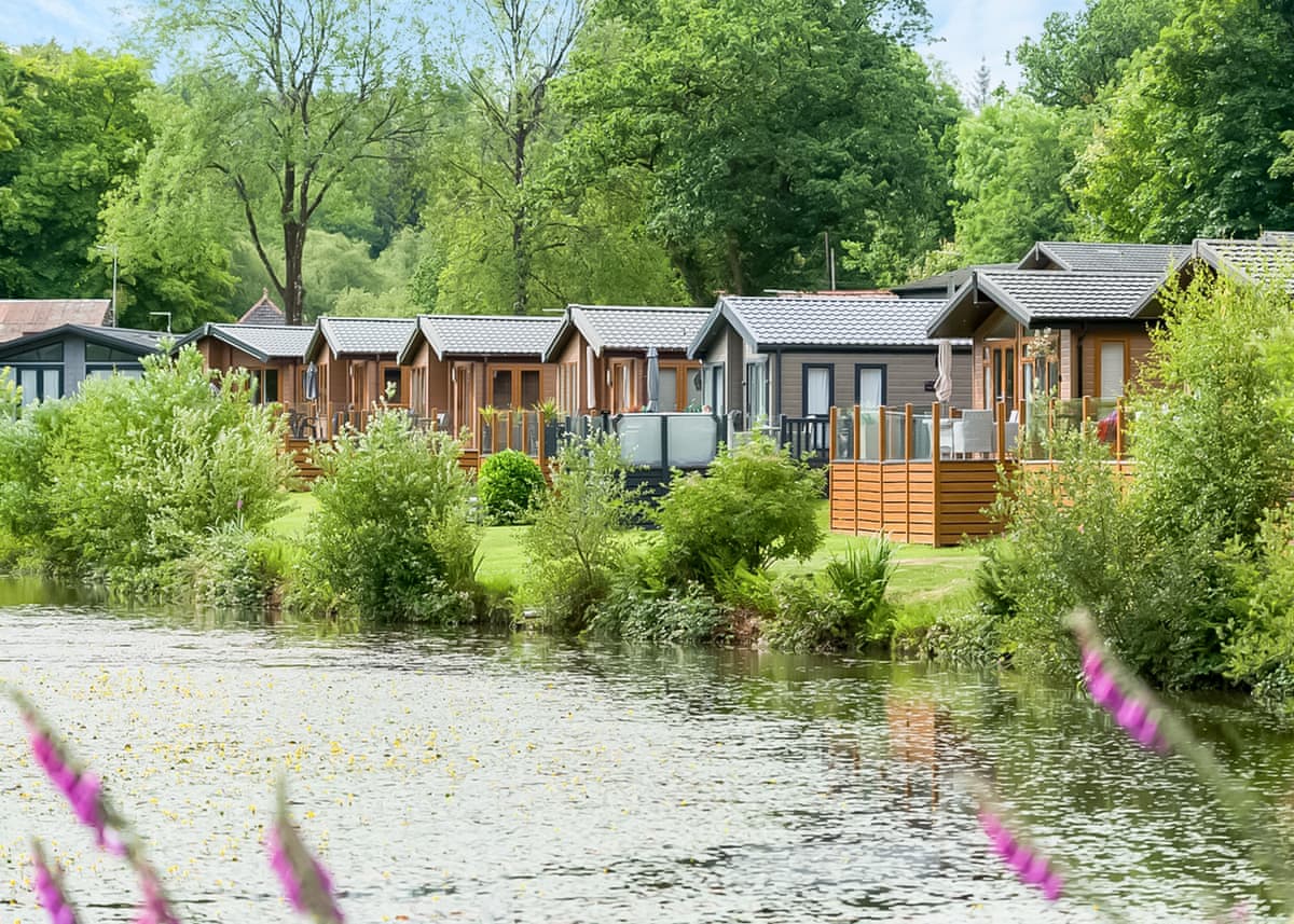 Lakeview Manor Lodges - Holiday Lodge in South West England - Image 1