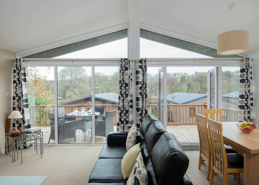 Lake View 2 bedroom lodge with hot tub (sleeps 4) - Lakeview Manor Lodges, Dunkeswell, Honiton