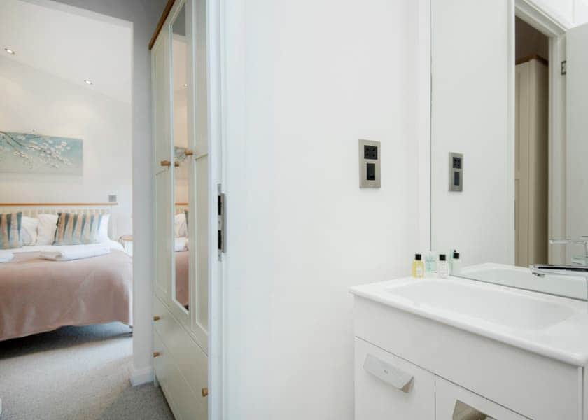 Lake View 3 bedroom lodge with hot tub (sleeps 6) - Lakeview Manor Lodges, Dunkeswell, Honiton