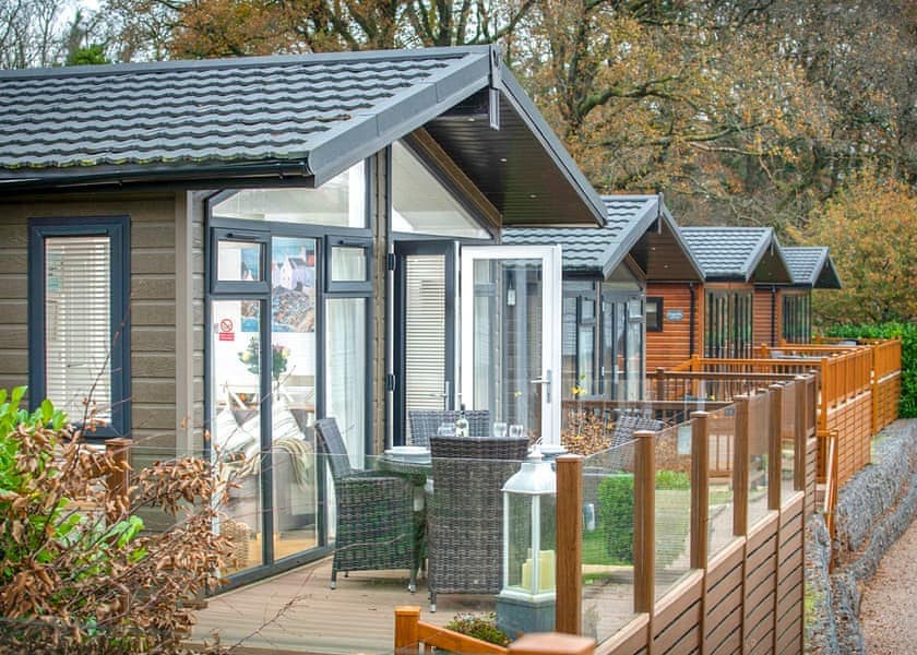 Lake View 3 bedroom lodge with hot tub (sleeps 6), Kingfisher Lodge - Lakeview Manor Lodges, Dunkeswell, Honiton