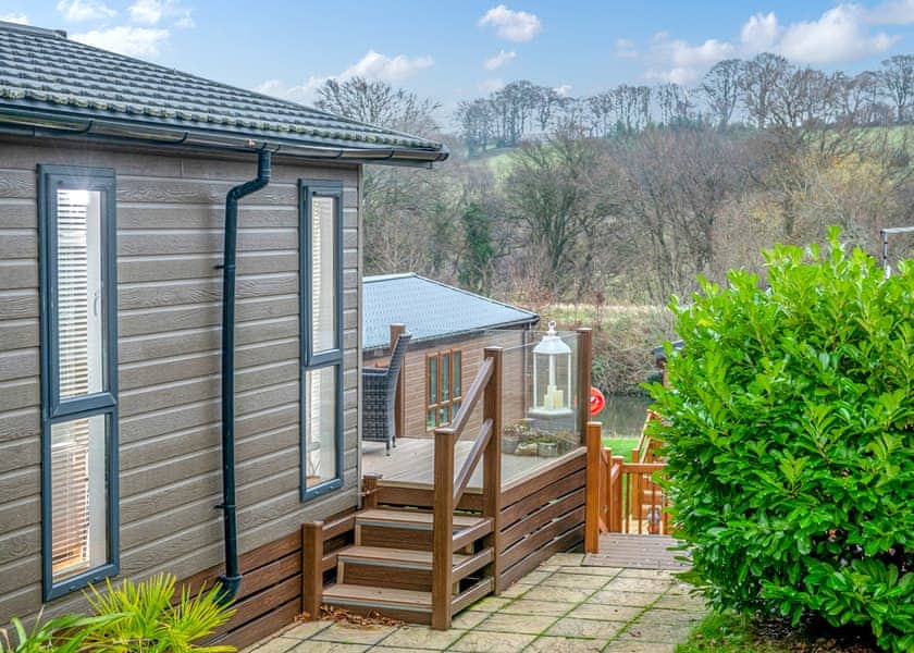 Lake View 3 bedroom lodge with hot tub (sleeps 6), Kingfisher Lodge - Lakeview Manor Lodges, Dunkeswell, Honiton