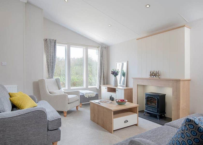 Lakeview Lodge 18, Lake Front 2 bedroom lodge (sleeps 6) - Lakeview Manor Lodges, Dunkeswell, Honiton