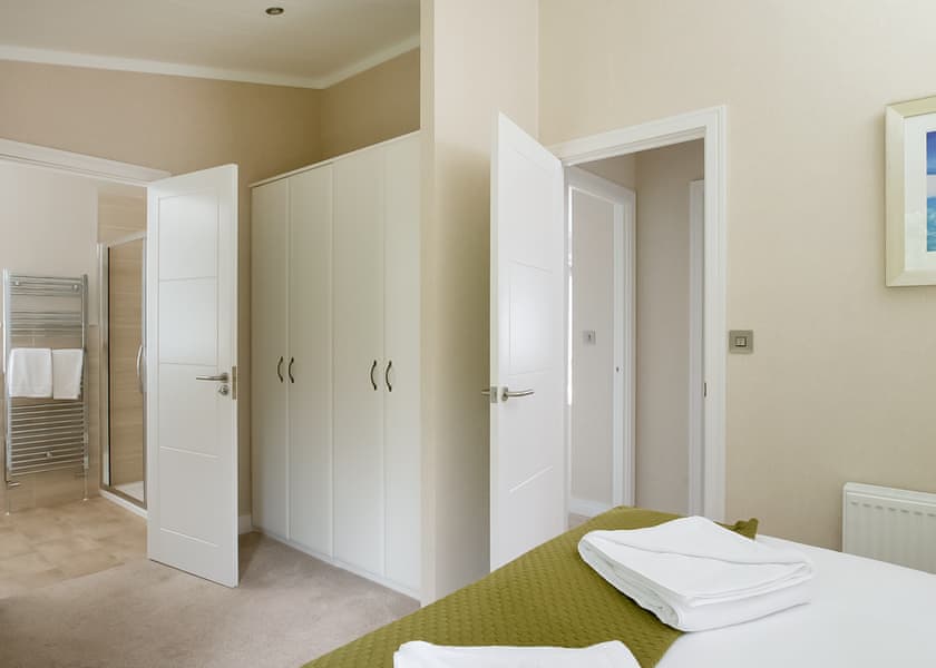 Lake Front Pet 2-bedroom Lodge (Sleeps 4) - Lakeview Manor Lodges, Dunkeswell, Honiton