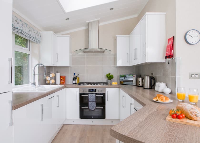 Lake Front 2 bedroom lodge (sleeps 4) - Lakeview Manor Lodges, Dunkeswell, Honiton