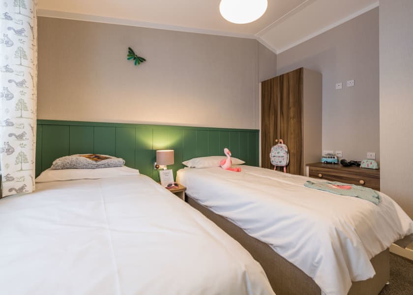 Valley Lake Front CL 2 bed Hot Tub Pet (sleeps 4) - Lakeview Manor Lodges, Dunkeswell, Honiton