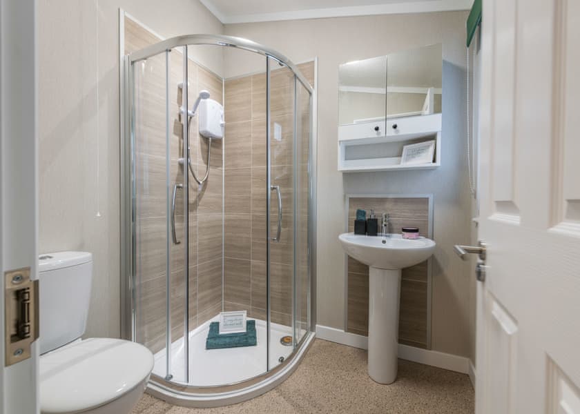 Valley Lake Front CL 2 bed Hot Tub Pet (sleeps 4) - Lakeview Manor Lodges, Dunkeswell, Honiton